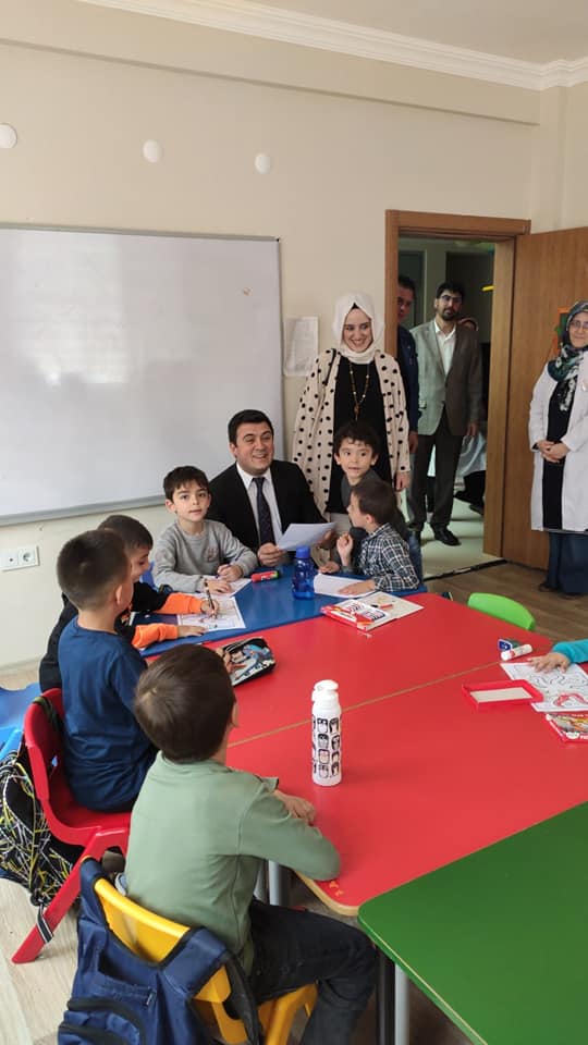 Kaymakamımız Sn. Burak DERTLİOĞLU Eşleri Merve DERTLİOĞLU Hanımefendi ile Birlikte Şaşoğlu Kuran Kursunu Ziyaret Etti